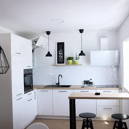 アパート Frana コマルナ